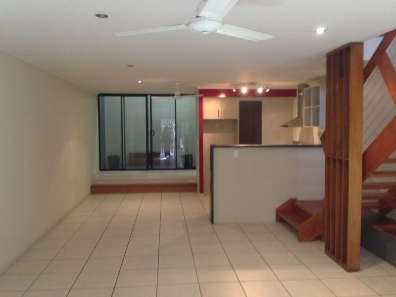 10/23 Echlin Street, West End QLD 4810