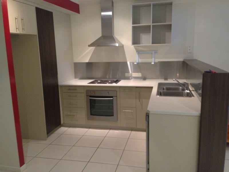 10/23 Echlin Street, West End QLD 4810