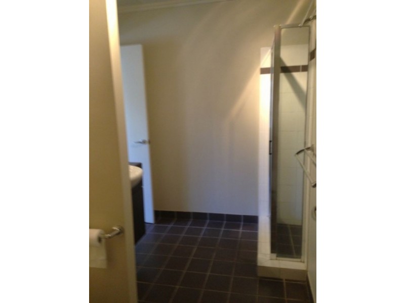 10/23 Echlin Street, West End QLD 4810