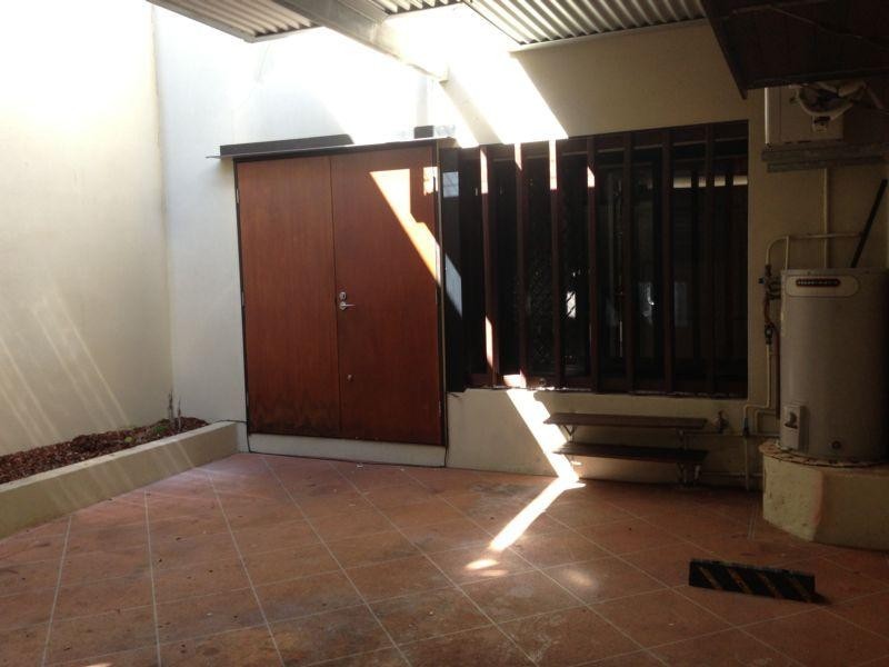 10/23 Echlin Street, West End QLD 4810