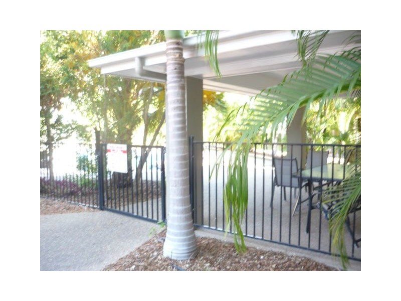 101 Railway Avenue, Railway Estate QLD 4810