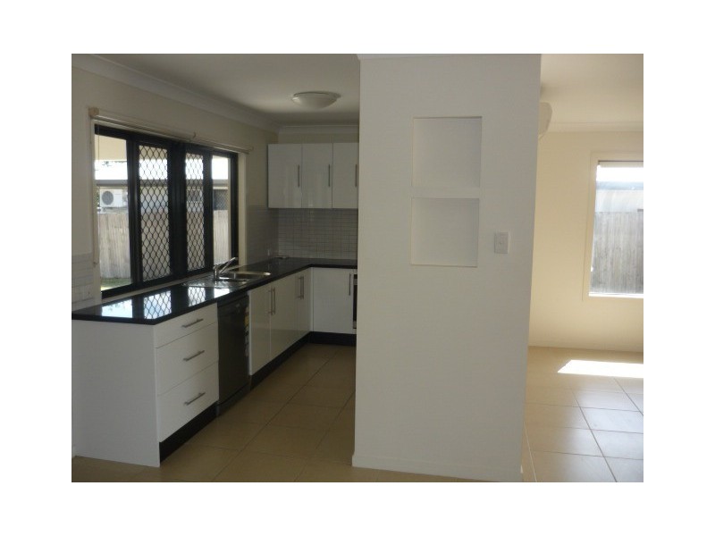 3 Firetail Pkt, Kelso QLD 4815