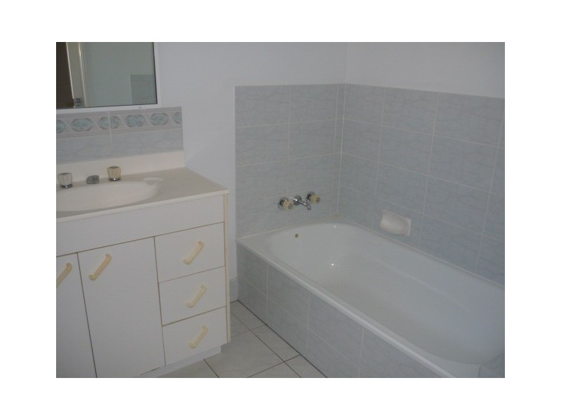 4/60 Lowth Street, Rosslea QLD 4812