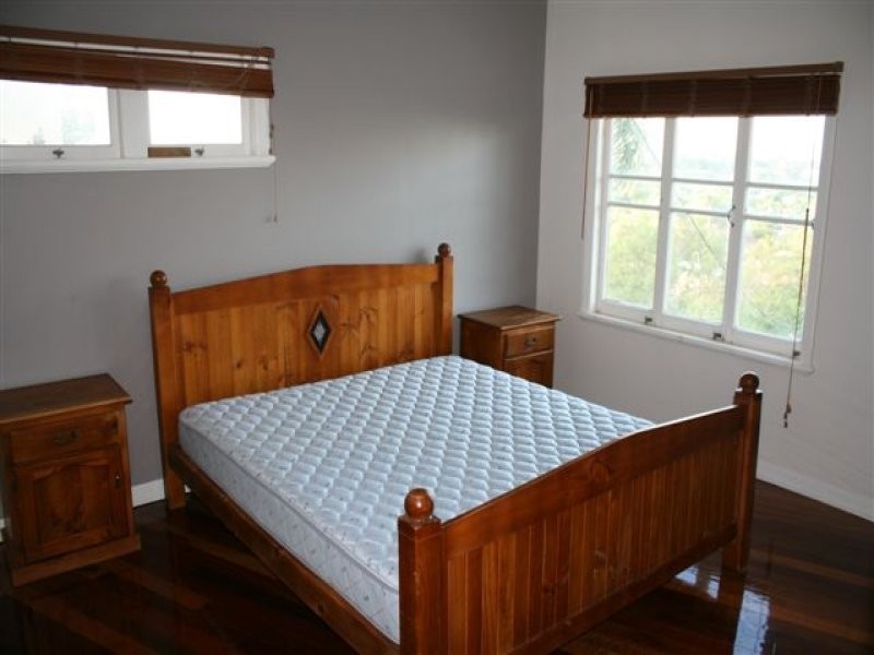 22 Gilbert Crescent, North Ward QLD 4810