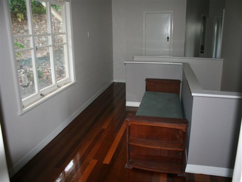 22 Gilbert Crescent, North Ward QLD 4810