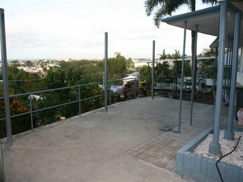 22 Gilbert Crescent, North Ward QLD 4810