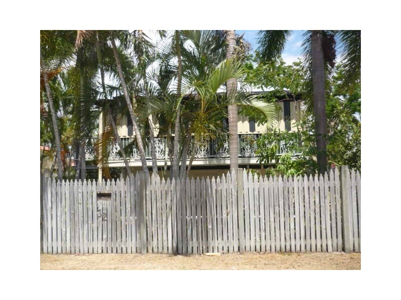 32 Tenth Avenue, Railway Estate QLD 4810