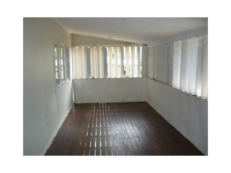 32 Tenth Avenue, Railway Estate QLD 4810