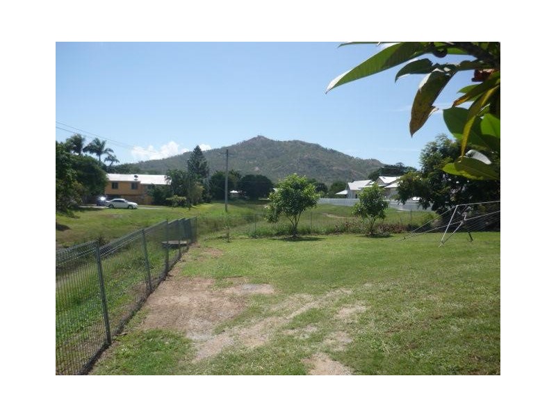 21 Bayswater Road, Hyde Park QLD 4812