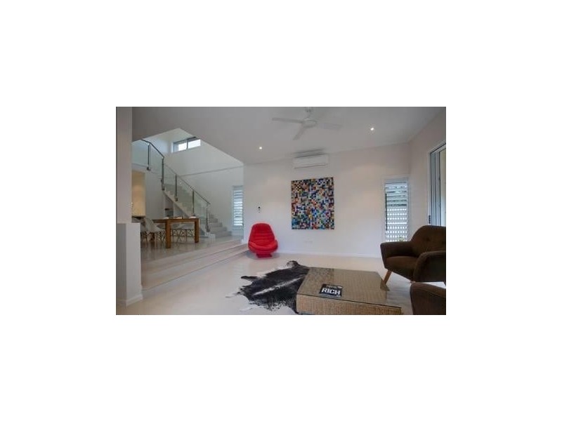 2/35 McKinley Street, North Ward QLD 4810