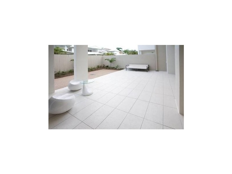 2/35 McKinley Street, North Ward QLD 4810