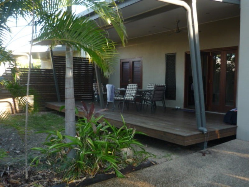 Bushland Beach QLD 4818