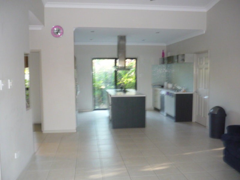 Bushland Beach QLD 4818