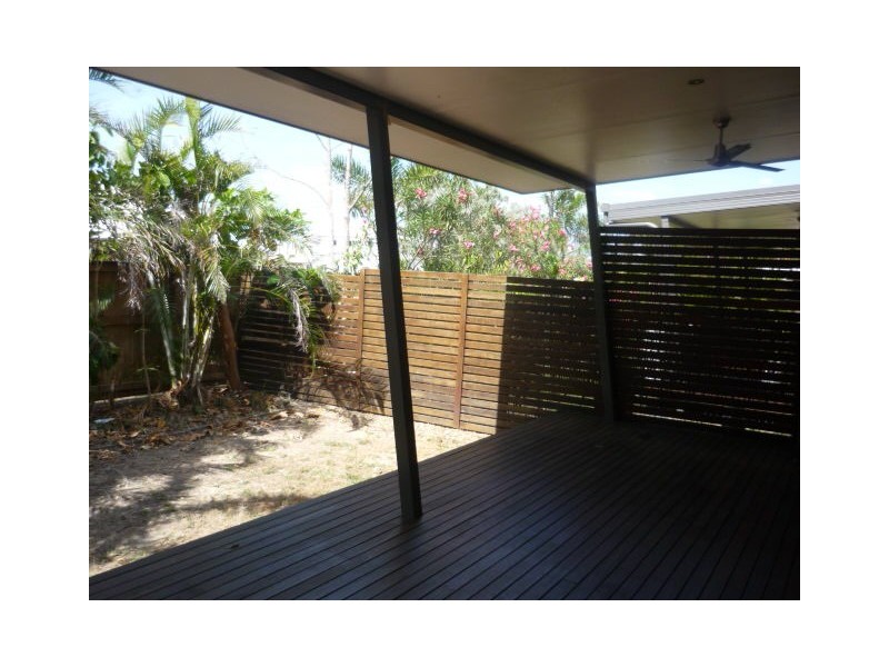 Bushland Beach QLD 4818