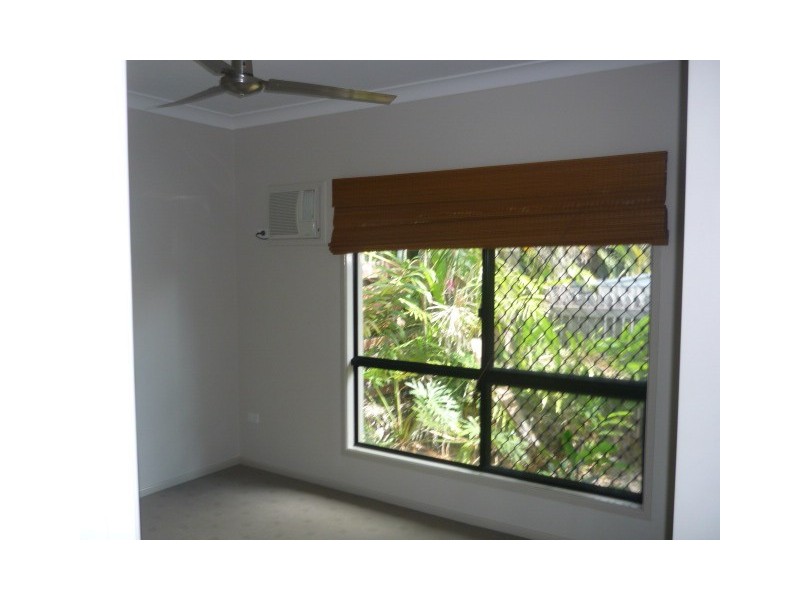 Bushland Beach QLD 4818