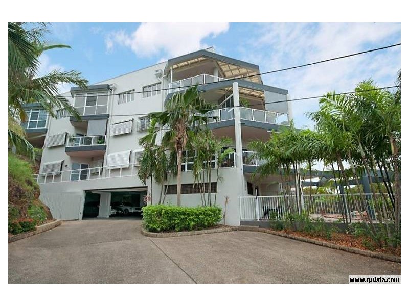 2/4 Stanton Terrace, Townsville City QLD 4810