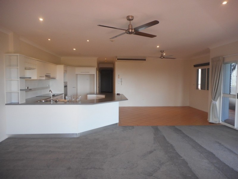2/4 Stanton Terrace, Townsville City QLD 4810
