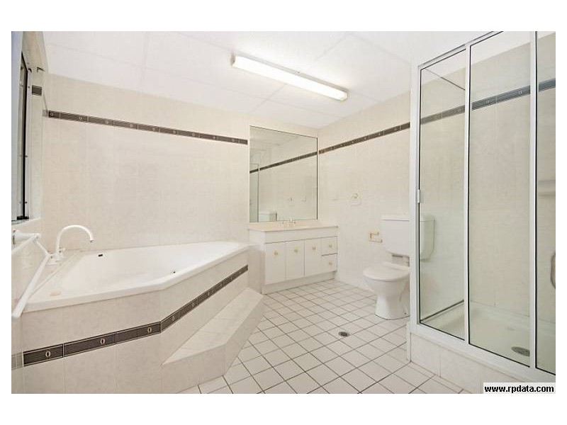 2/4 Stanton Terrace, Townsville City QLD 4810