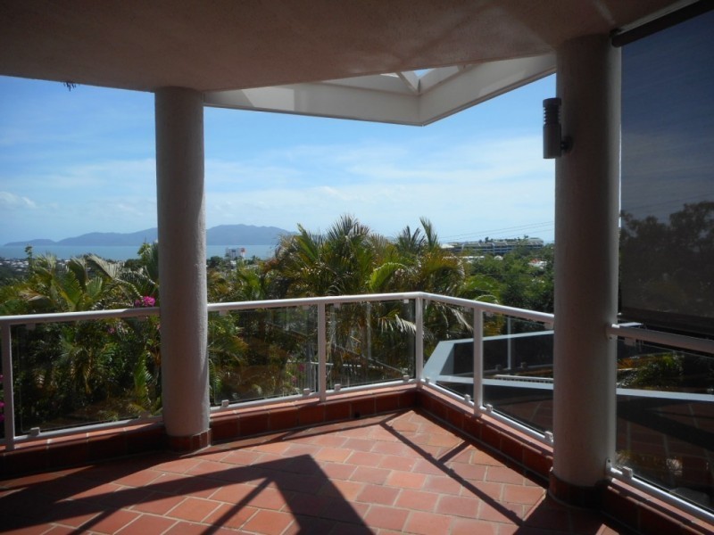 2/4 Stanton Terrace, Townsville City QLD 4810