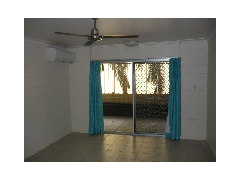 2/17 Harold Street, West End QLD 4810