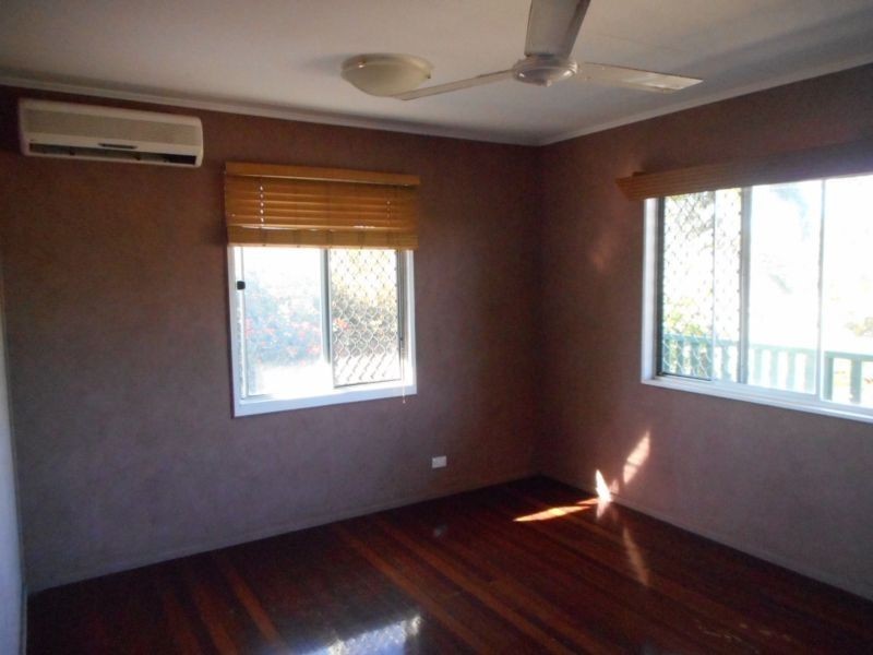 30 Meenan Street, Townsville City QLD 4810