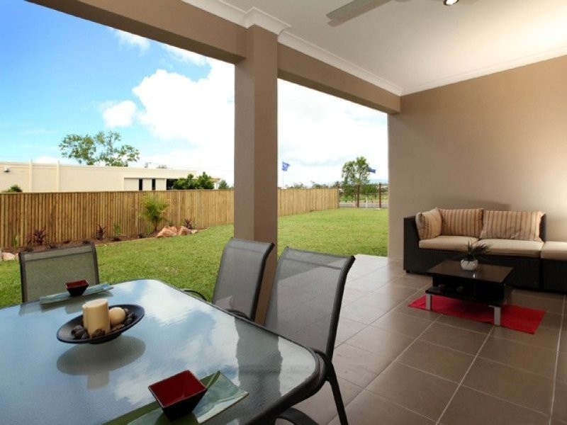 11 Bilbao Place, Bushland Beach QLD 4818