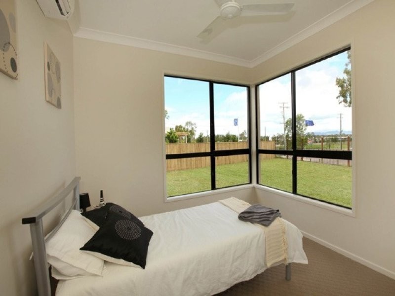 11 Bilbao Place, Bushland Beach QLD 4818