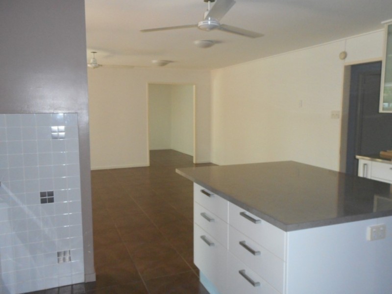 11 Bahr Crt, Heatley QLD 4814