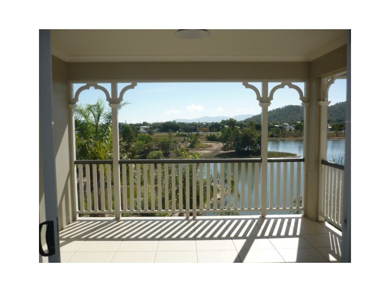 23/18-22 Martinez Ave, West End QLD 4810