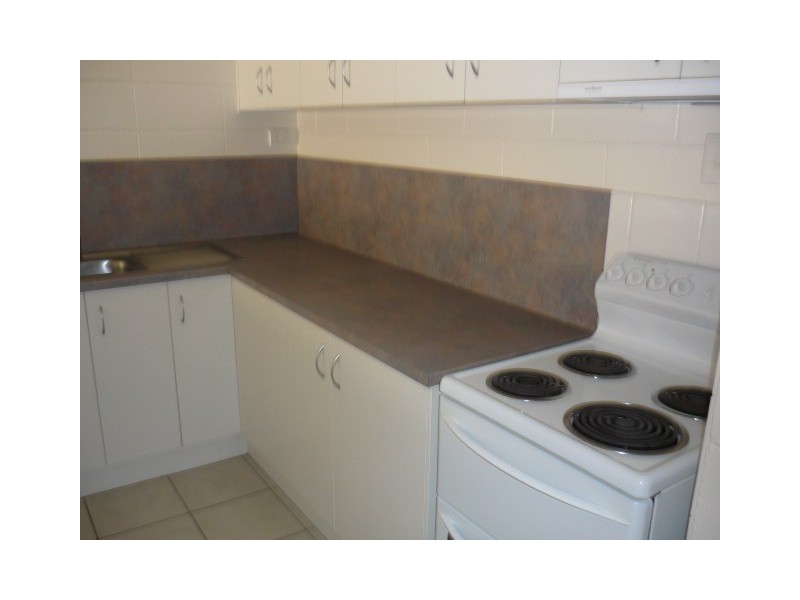 1/17 Harold Street, West End QLD 4810