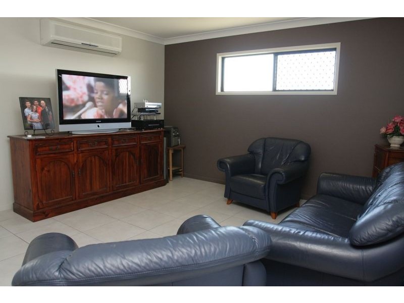 3 Newbury Drive, Mount Low QLD 4818