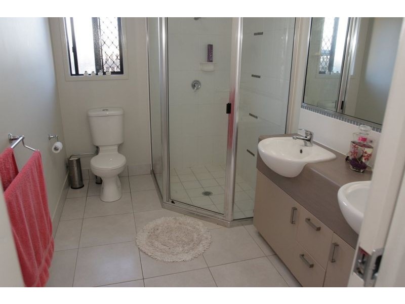 3 Newbury Drive, Mount Low QLD 4818