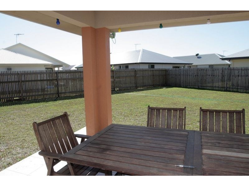 3 Newbury Drive, Mount Low QLD 4818