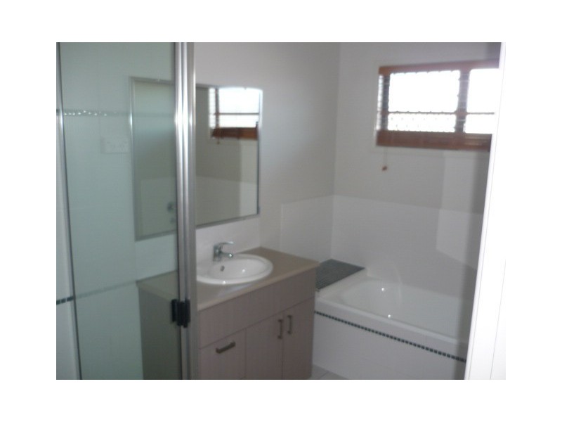 3 Newbury Drive, Mount Low QLD 4818