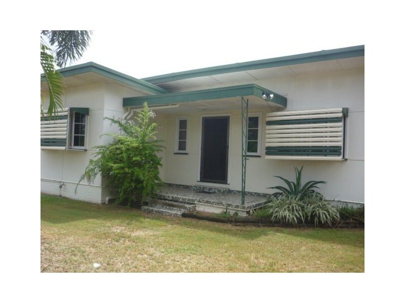 37 Montgomery Street, West End QLD 4810