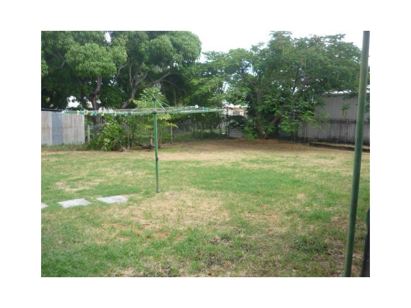 37 Montgomery Street, West End QLD 4810