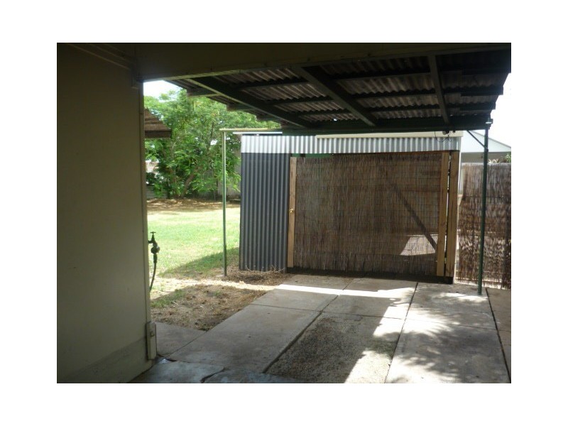 37 Montgomery Street, West End QLD 4810