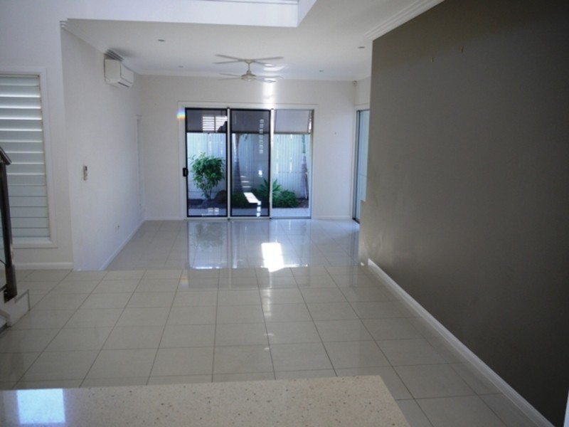 1/35 McKinley Street, North Ward QLD 4810