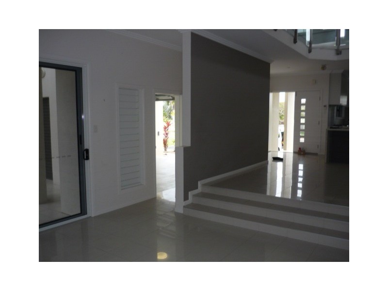 1/35 McKinley Street, North Ward QLD 4810