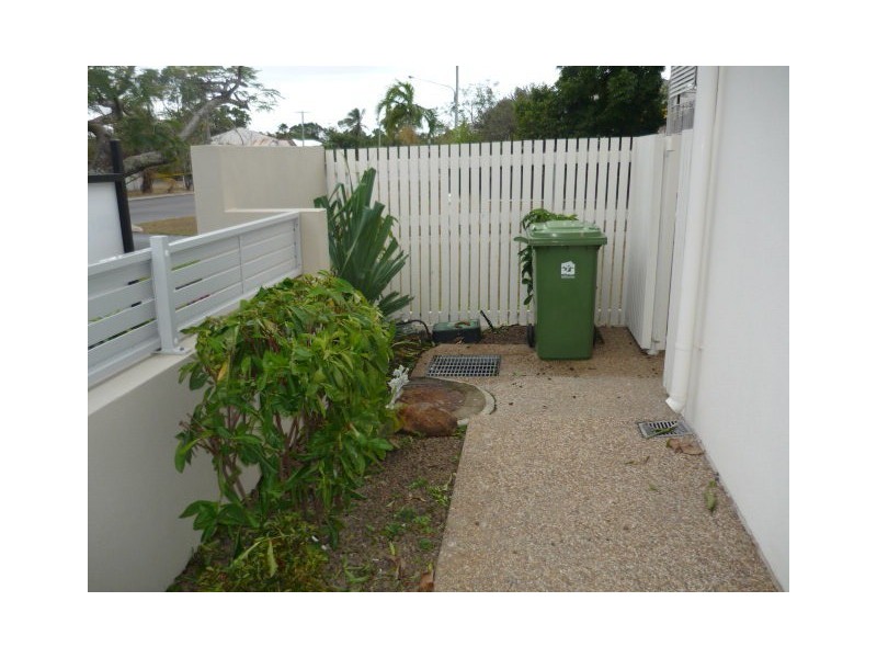 1/35 McKinley Street, North Ward QLD 4810