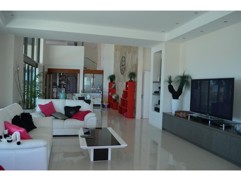 Bushland Beach QLD 4818