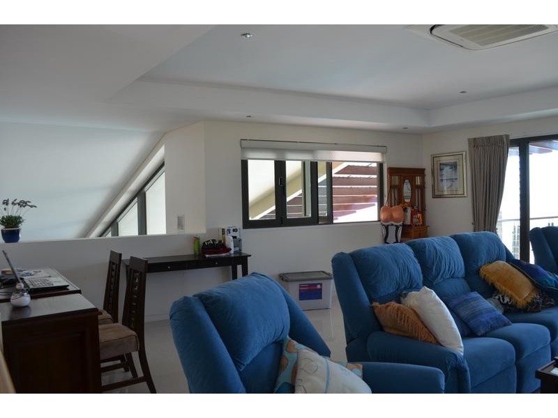 Bushland Beach QLD 4818