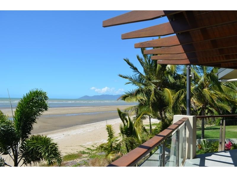 Bushland Beach QLD 4818