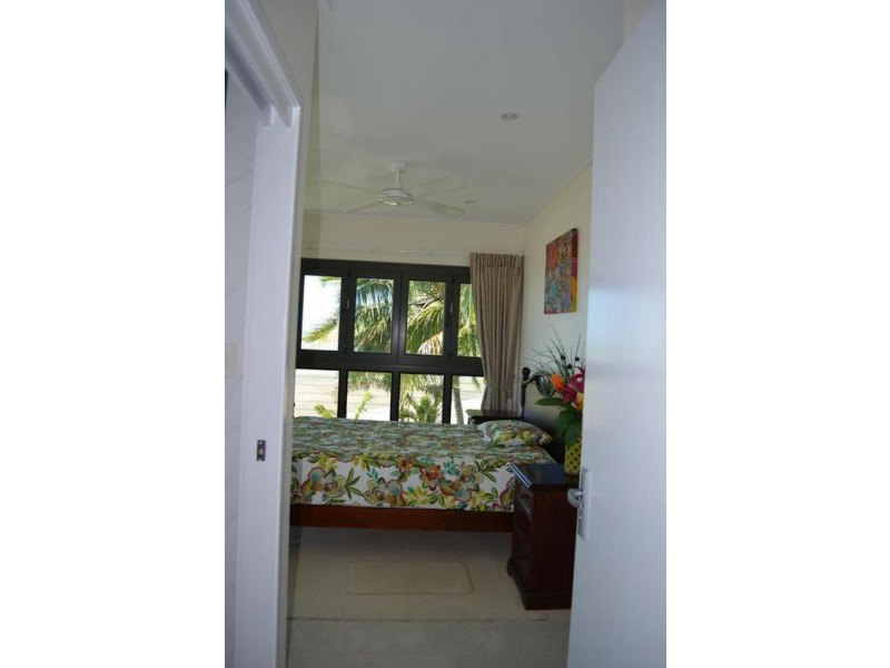 Bushland Beach QLD 4818