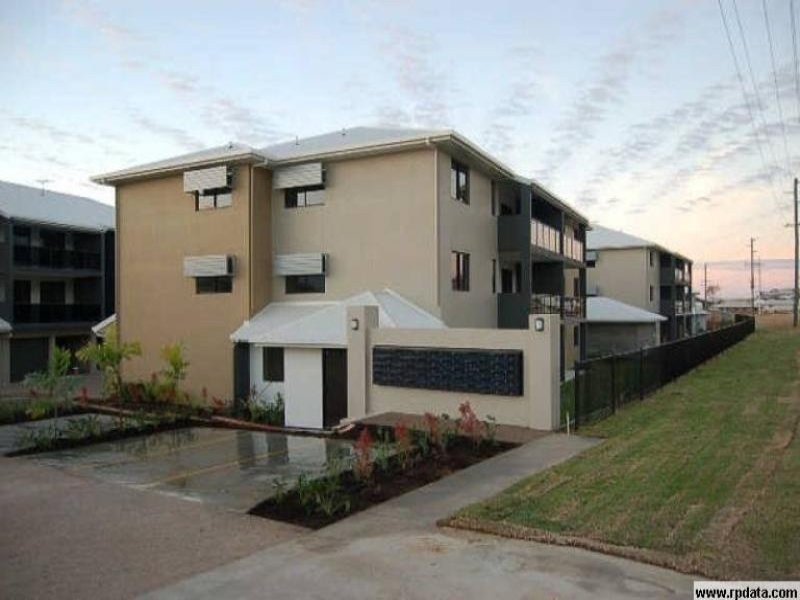 2/309 Angus Smith Drive, Douglas QLD 4814