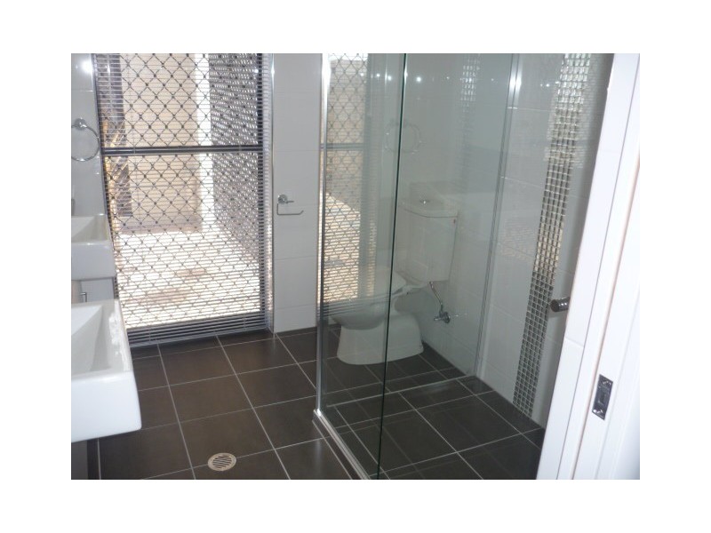 Bushland Beach QLD 4818