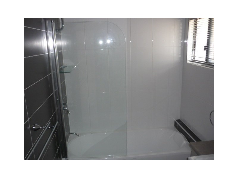 Bushland Beach QLD 4818