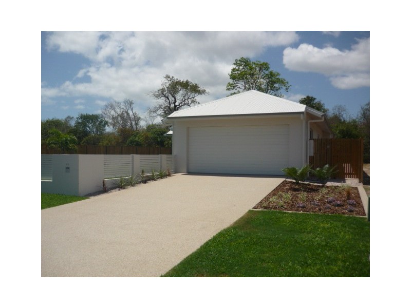 Bushland Beach QLD 4818