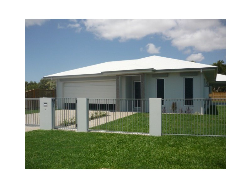 Bushland Beach QLD 4818