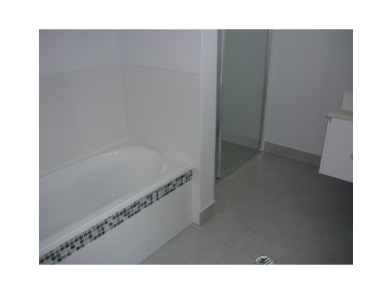 Bushland Beach QLD 4818